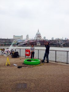 tate modern bubble man